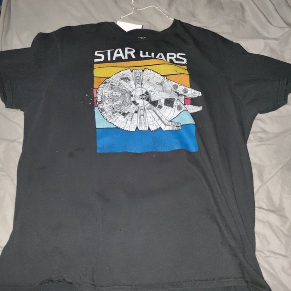 Star Wars: Millennium Falcon T-Shirt - Picture 1 of 2